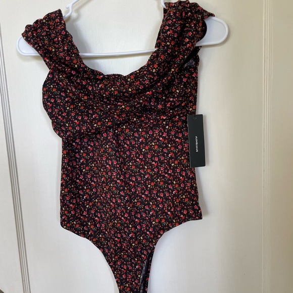 Lulu's Floral Bodysuit - new sweetheart style neckline - Picture 6 of 9